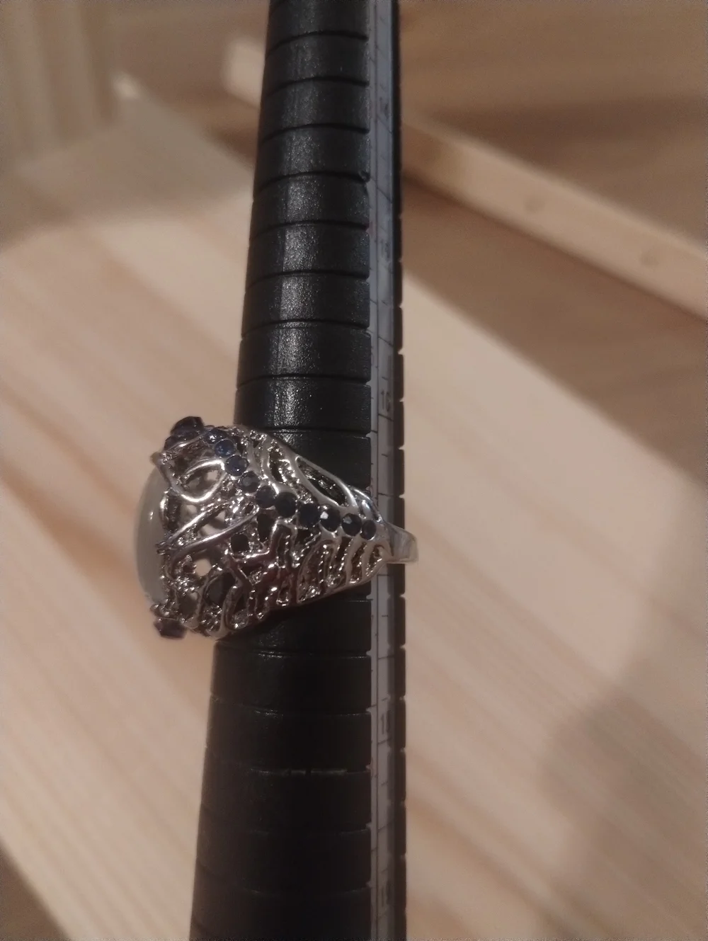 New Statement Ring White Cat Eye Crystal Silver Tone Cocktail Ring Size 6.5 7